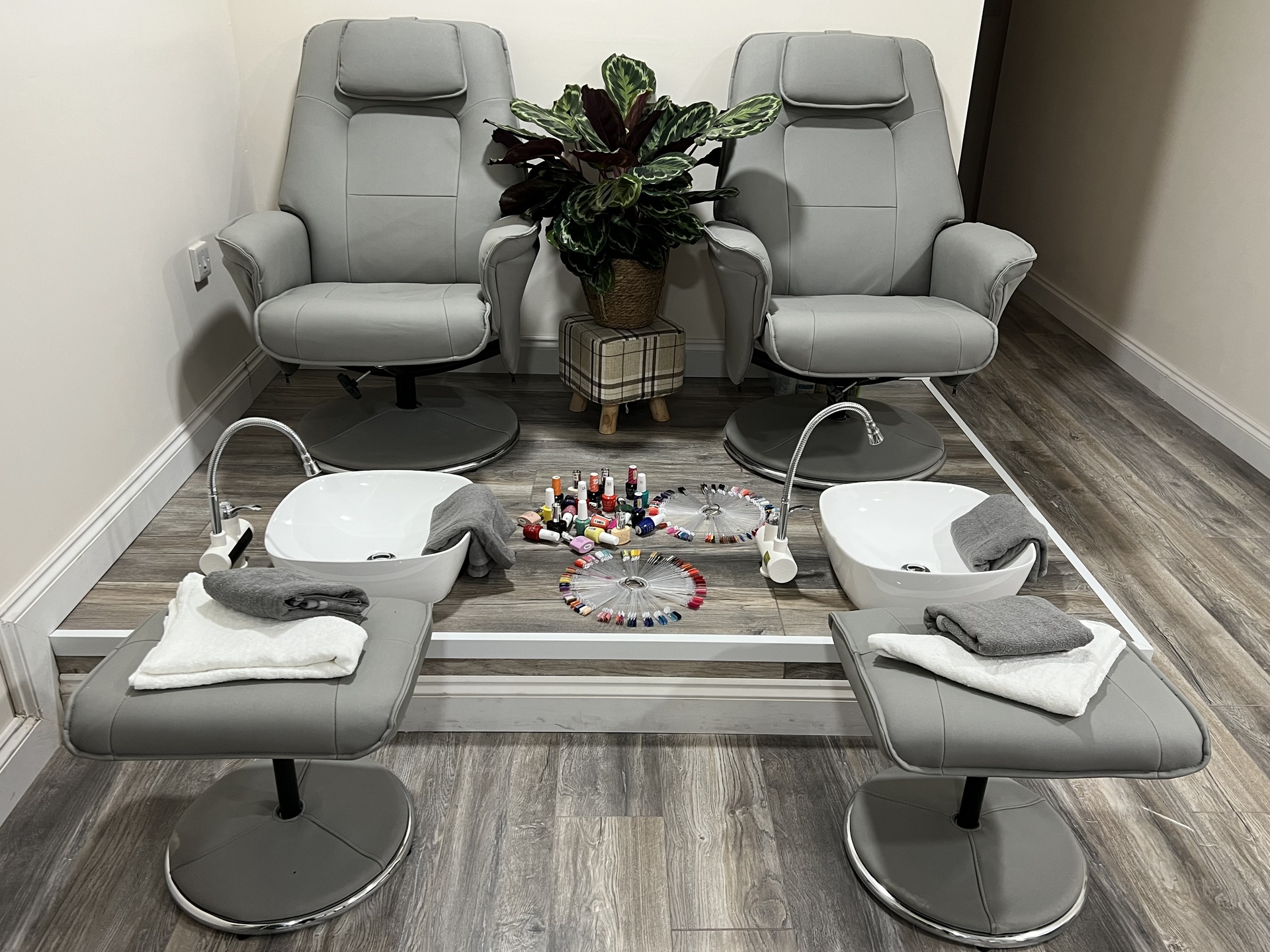 Nikee&apos;s Beauty Bar Pedicure